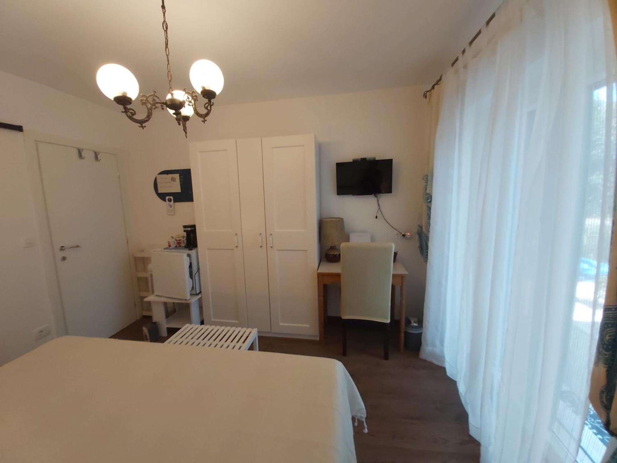 Apartments And Rooms By The Sea Rovinj - 19183 Rom bilde